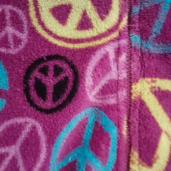 A purple zip up fleece - Picture 3 of 7